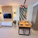 Sunny Escapes, Newly Renovated - Playa De Americas Apartament Playa de las Americas (Tenerife)