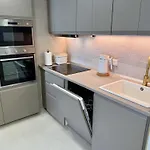 Sunny Escapes, Newly Renovated - Playa De Americas Apartament Playa de las Americas (Tenerife)