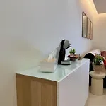 Sunny Escapes, Newly Renovated - Playa De Americas 公寓 *
