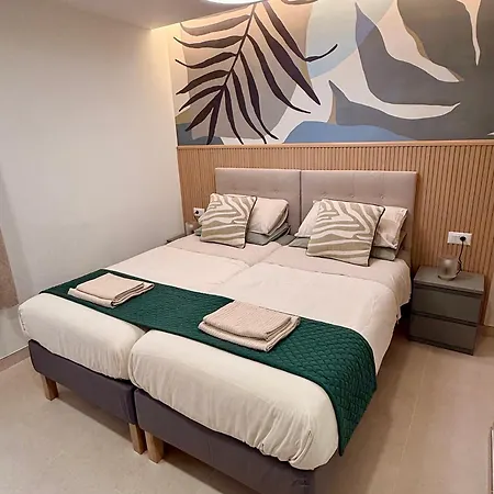 Sunny Escapes- Modern & New, Playa De Las Americas