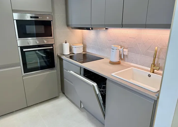 Sunny Escapes, Newly Renovated - Playa De Las Americas Apartmán Playa de las Americas (Tenerife)