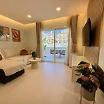 Apartment Sunny Escapes, Newly Renovated - Playa De Americas Playa de las Américas