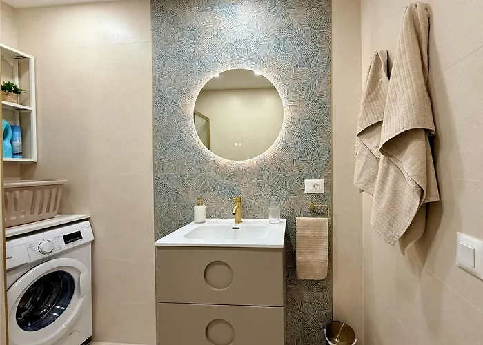 Sunny Escapes, Newly Renovated - Playa De Americas Apartament